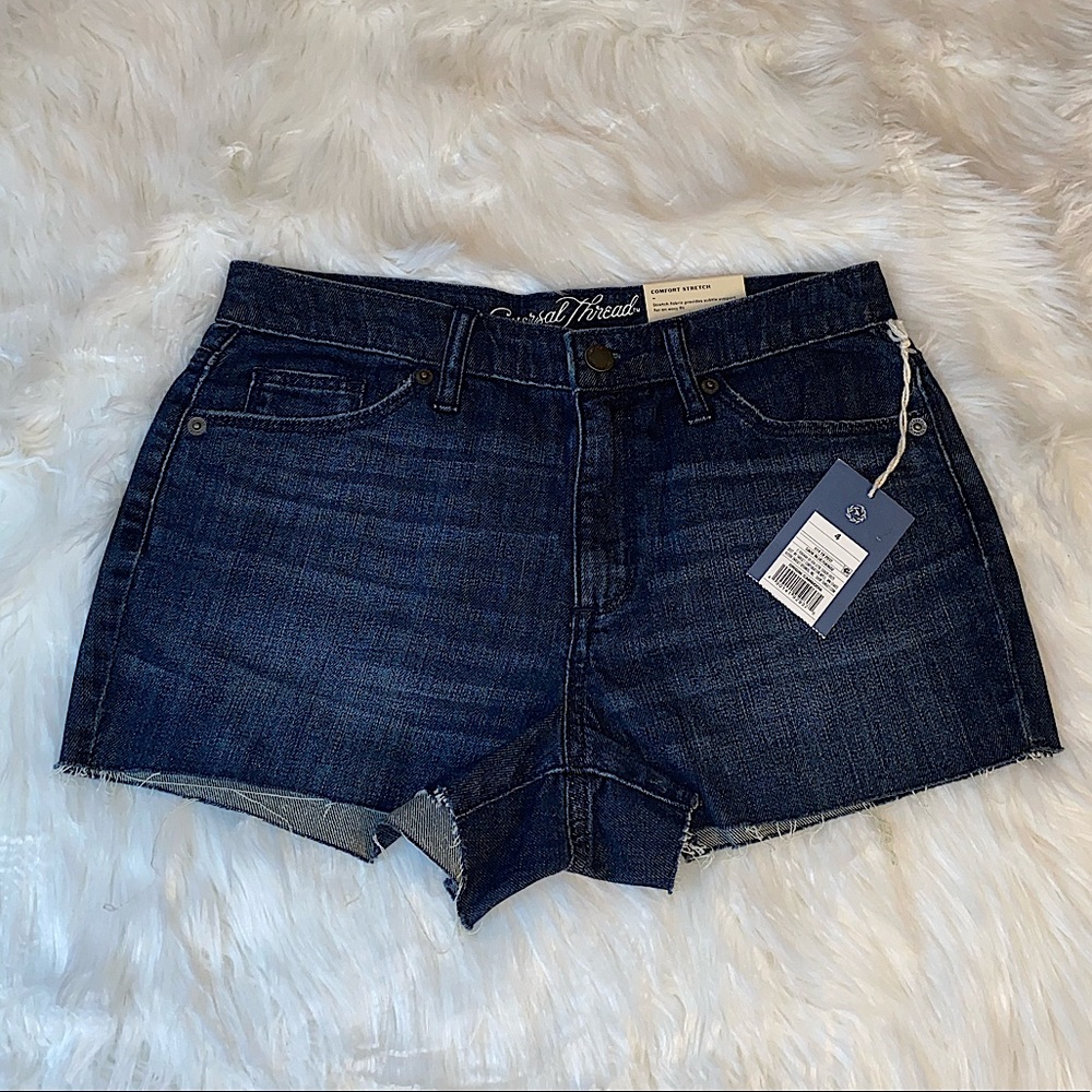 Universal Thread new w/ tags size 4 high waisted stretchy distressed jeans
